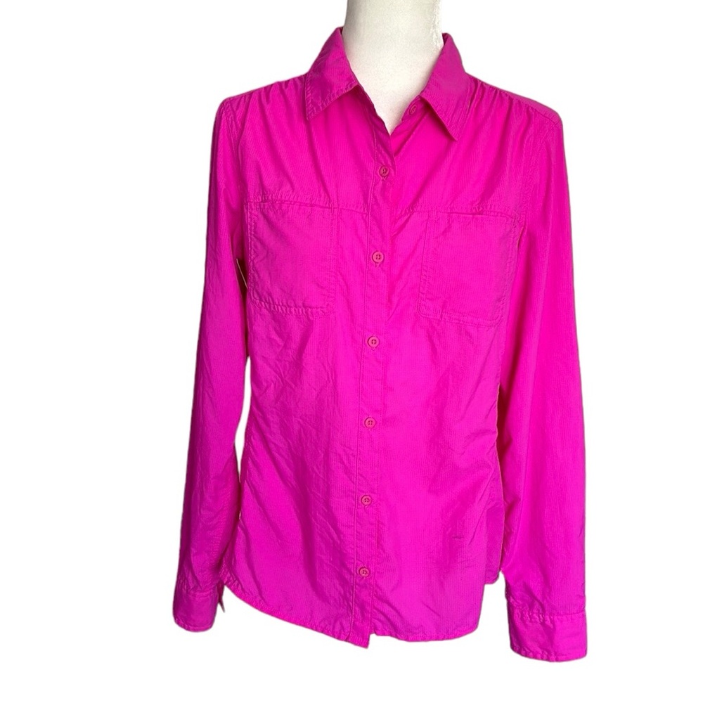 The North Face hot pink outdoor athleisure women’s shirt travel summer size L